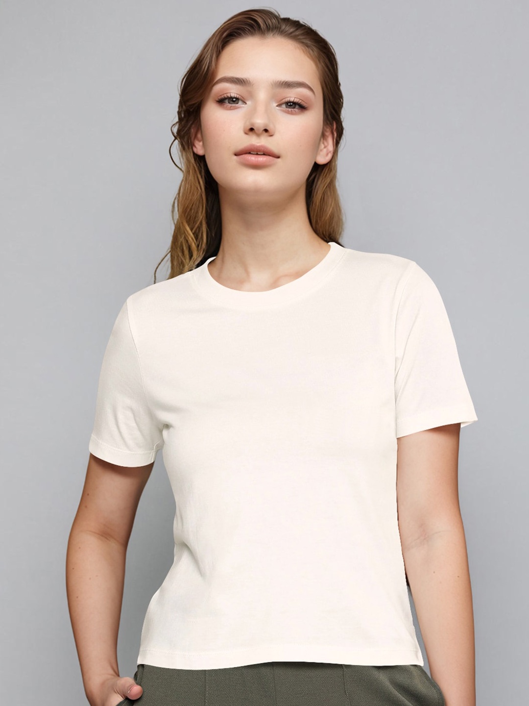 

Huetrap Round Neck Short Sleeves Slim Fit Cotton T-shirt, Off white