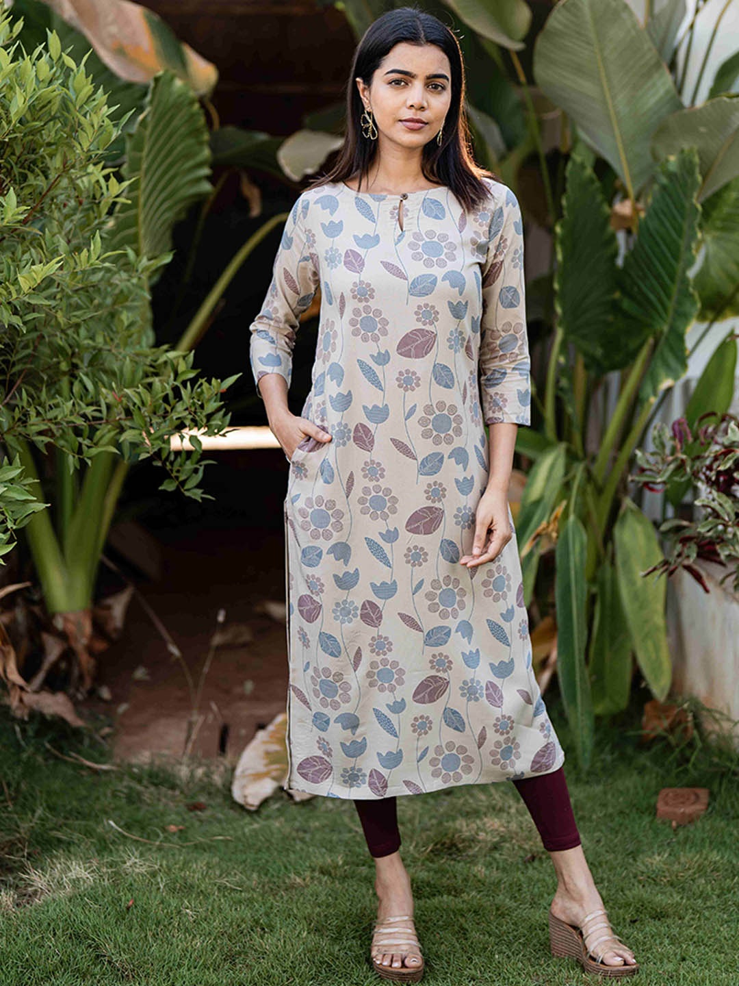 

HAY Floral Printed Keyhole Neck Straight Kurta, Beige