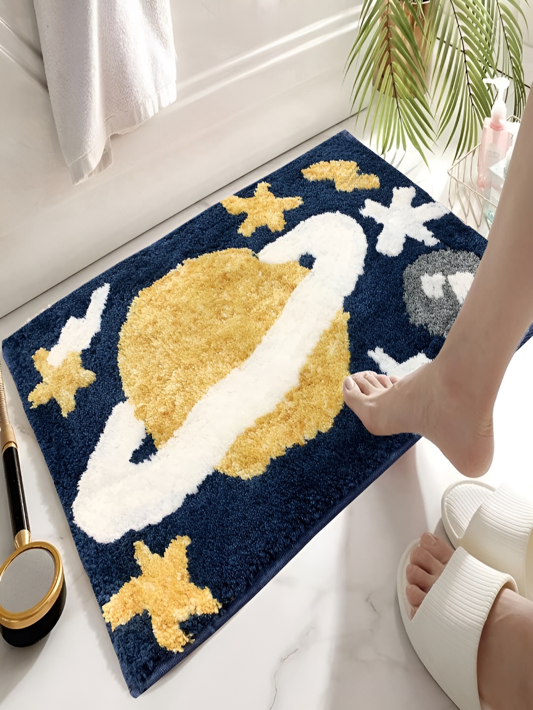 

LUXEHOME INTERNATIONAL Navy blue & Yellow Printed Anti-skid Bath Rug