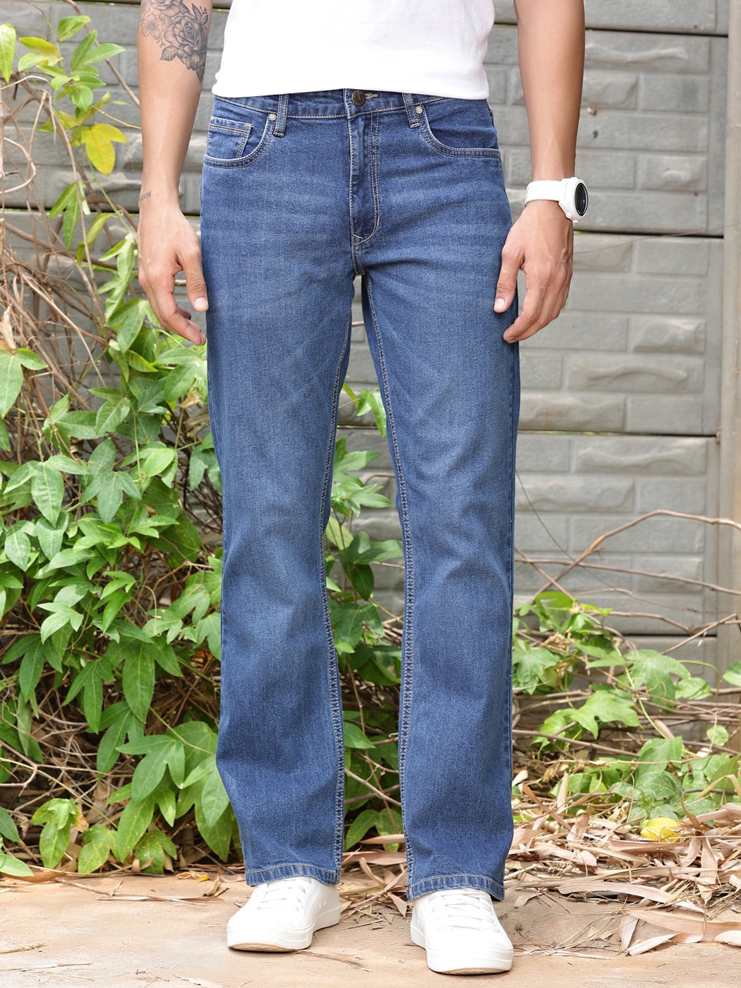 

Thomas Scott Men Smart Bootcut Clean Look Light Fade Stretchable Jeans, Blue