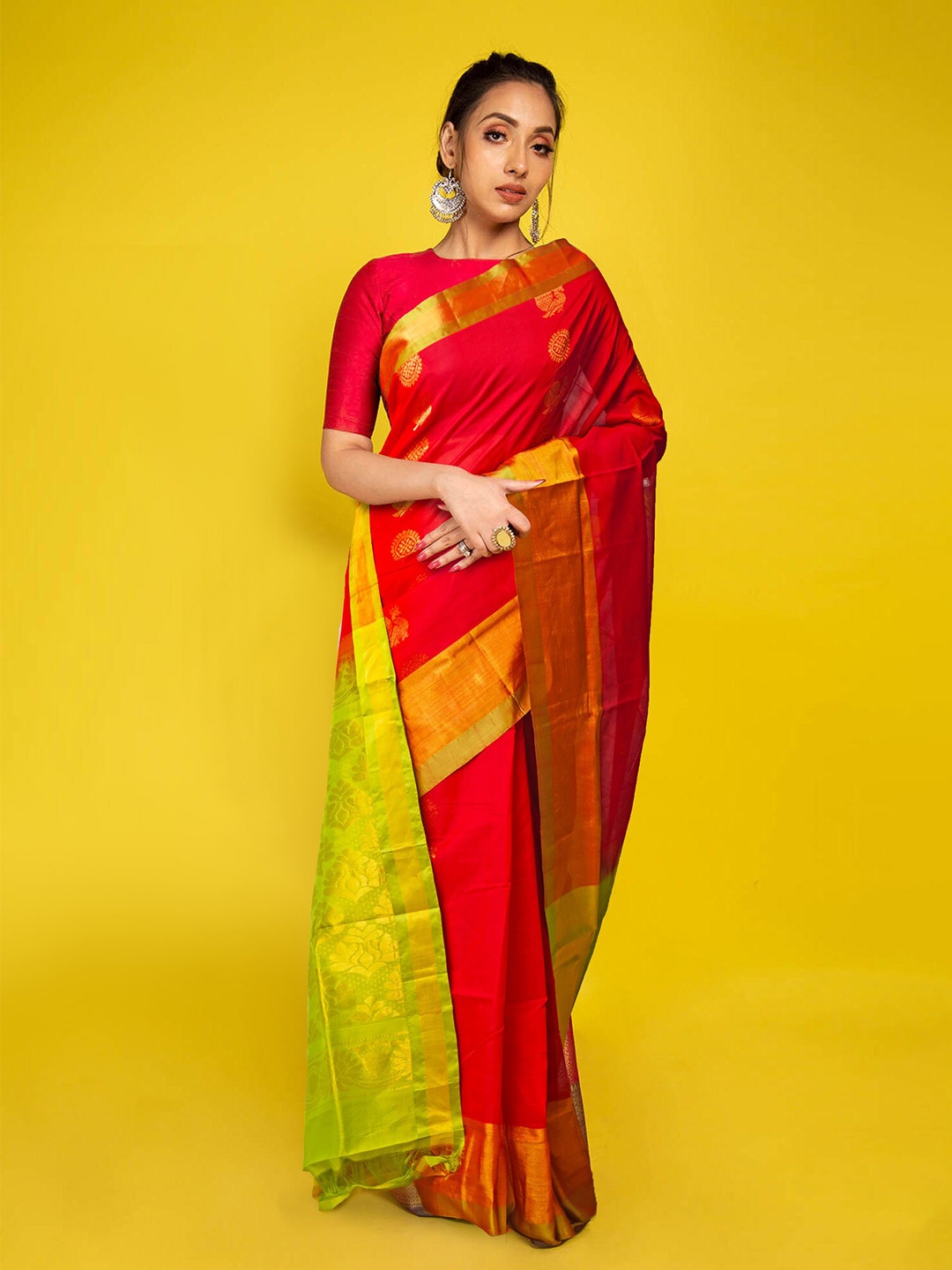 

Unnati Silks Ethnic Motifs Woven Design Zari Handloom Pure Silk Kanjeevaram Saree, Red