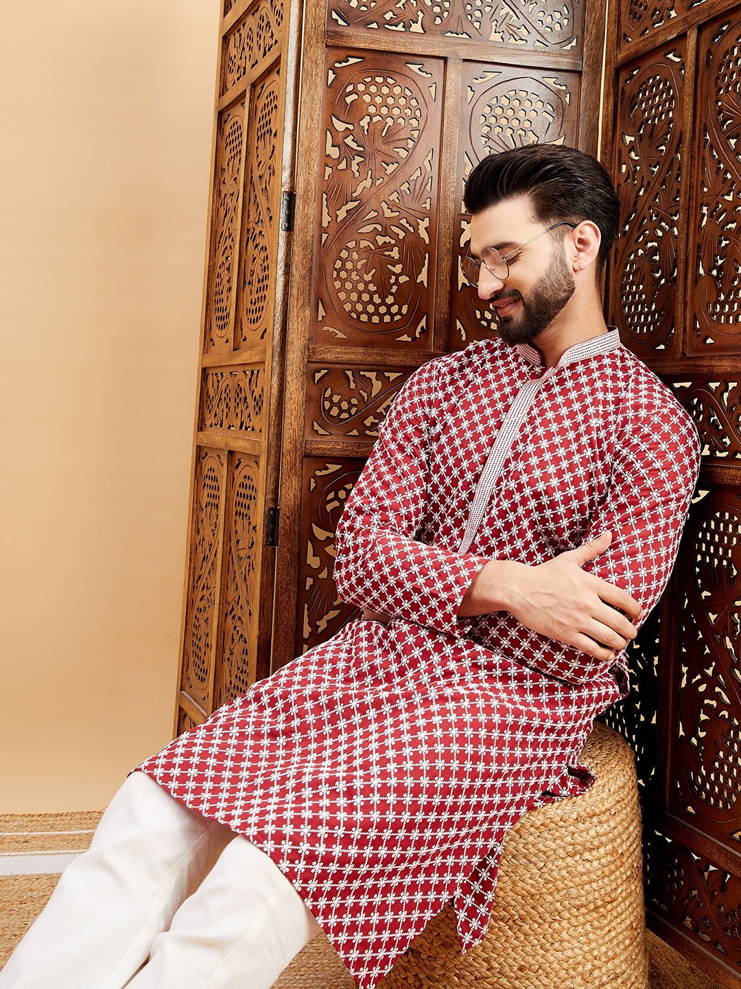 

HERE&NOW Maroon Ethnic Motifs Embroidered Mandarin Collar Straight Kurta