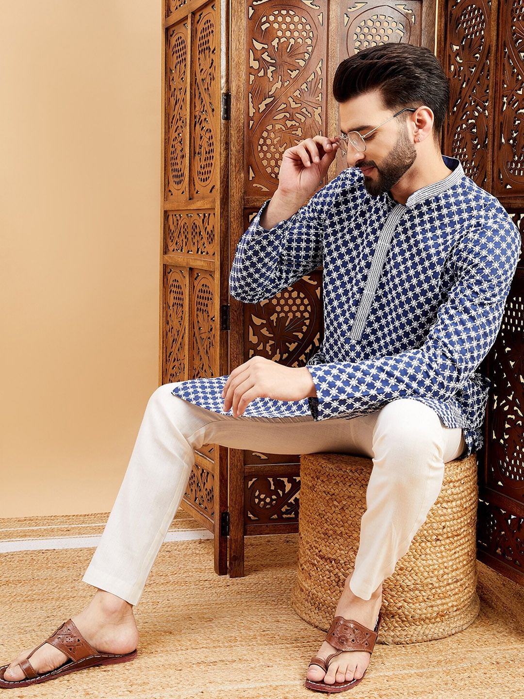 

HERE&NOW Blue Ethnic Motifs Embroidered Mandarin Collar Straight Kurta