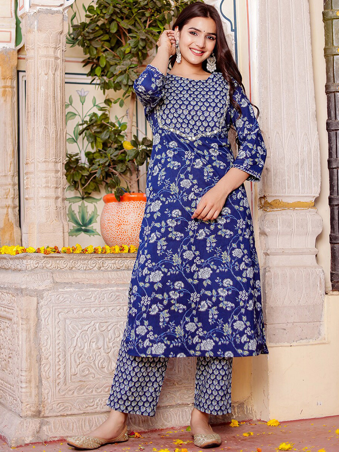 

VASVI Floral Printed Regular Thread Work Pure Cotton Kurta with Harem Pants & With Dupatta, Blue
