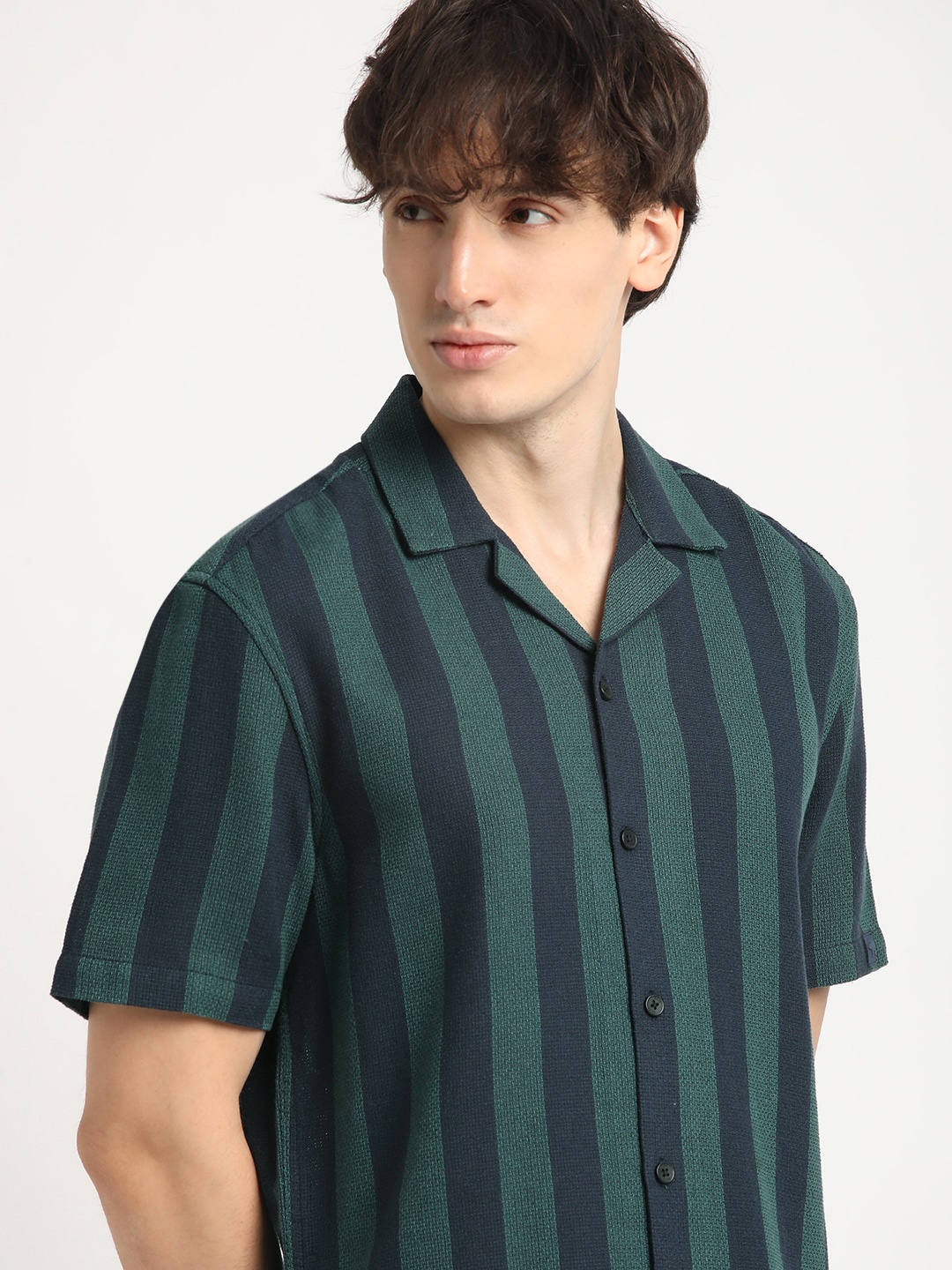 

THE BEAR HOUSE Short Sleeves Spread Collar Cotton Opaque Striped Casual Shirt, Green