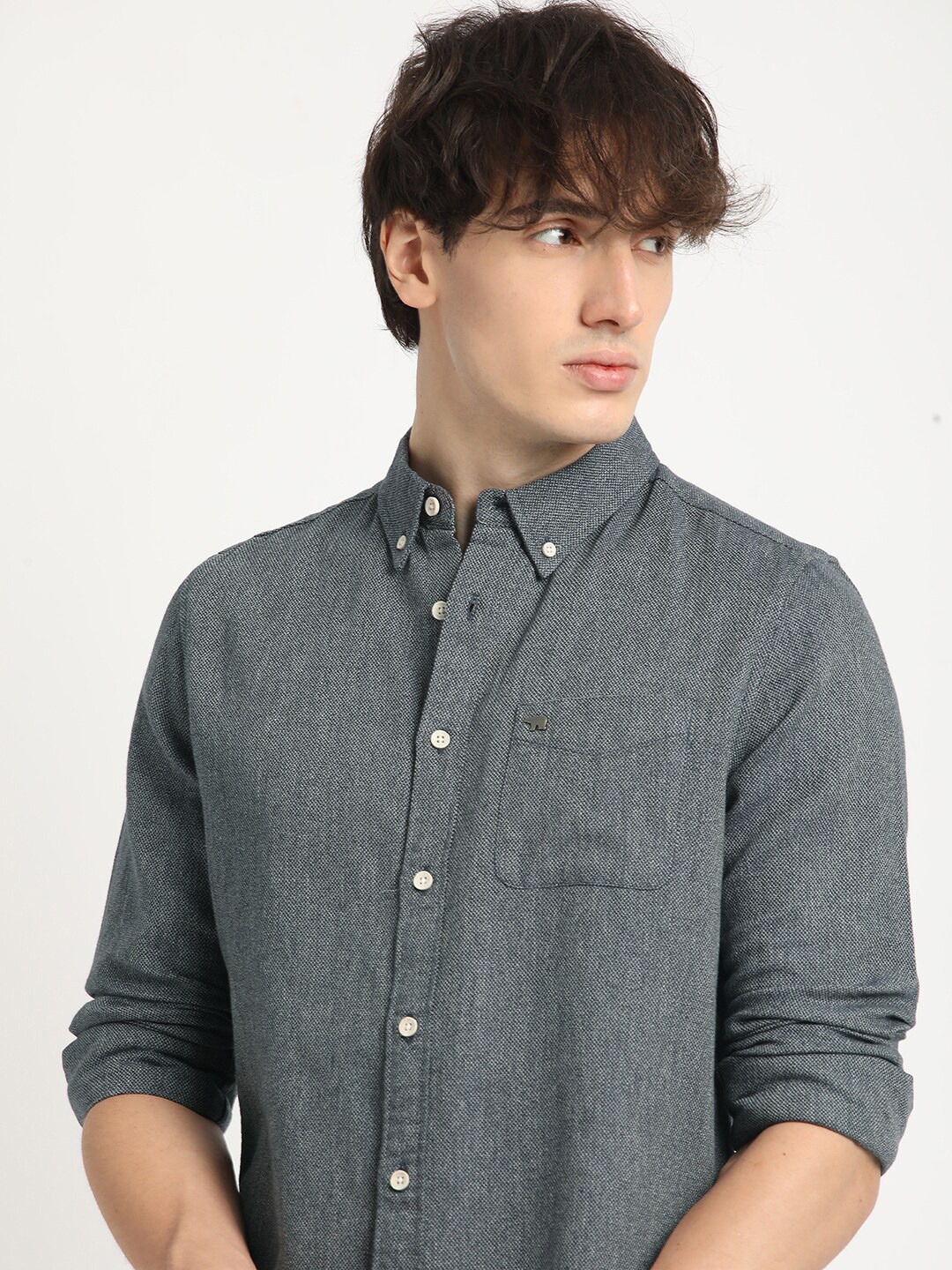 

THE BEAR HOUSE Slim Fit Self Design Button-Down Collar Chambray Weave Cotton Casual Shirt, Blue