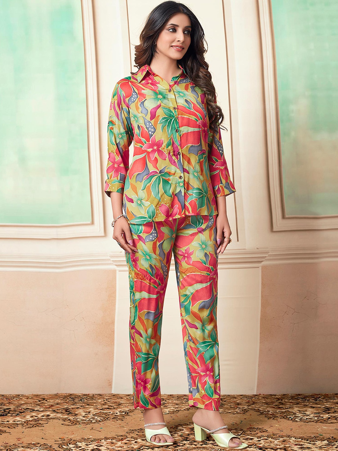 

Peachmode Floral Foil Printed Shirt & Trousers Co-Ords Set, Green