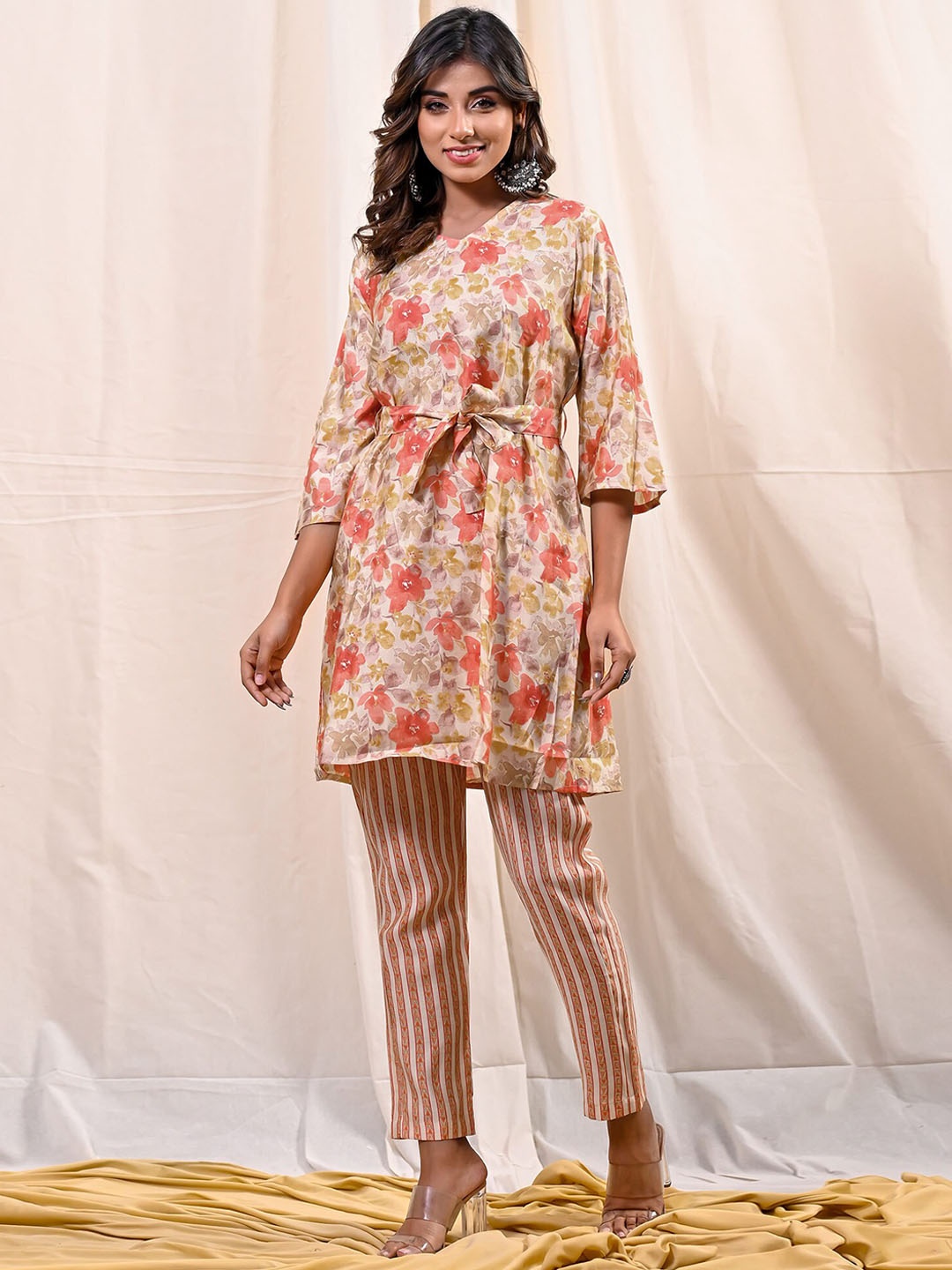 

Peachmode Floral Printed V-Neck Regular Straight Kurti Set With Belt, Peach