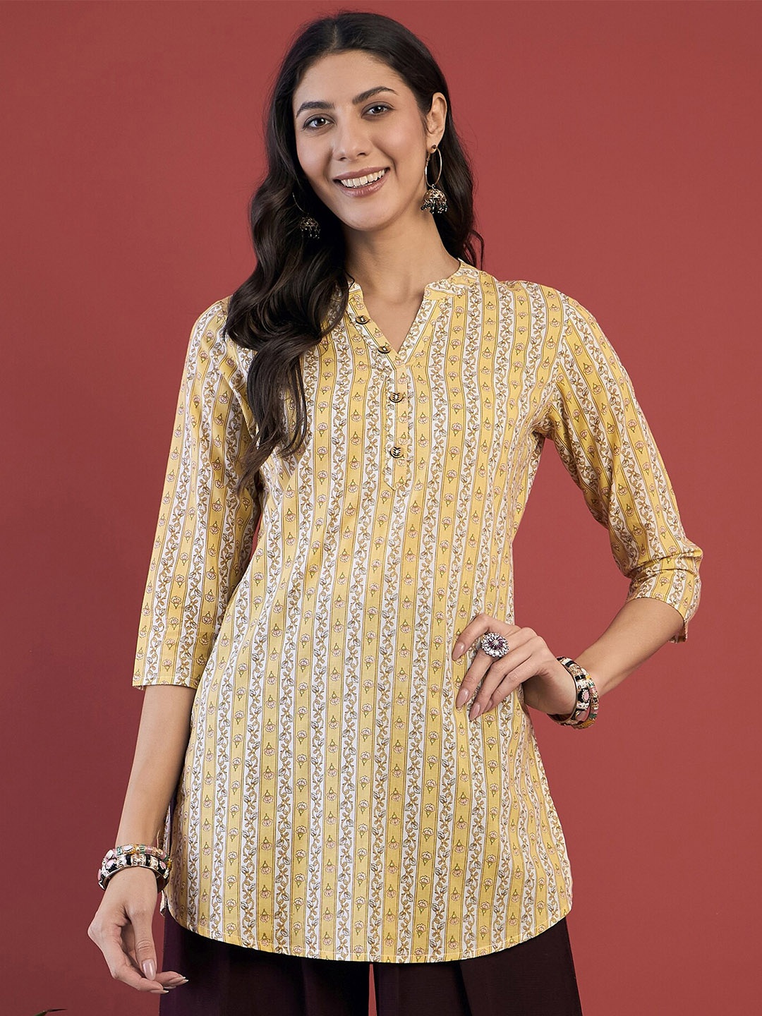 

Anouk Yellow Floral Printed Mandarin Collar Pure Cotton Straight Kurti