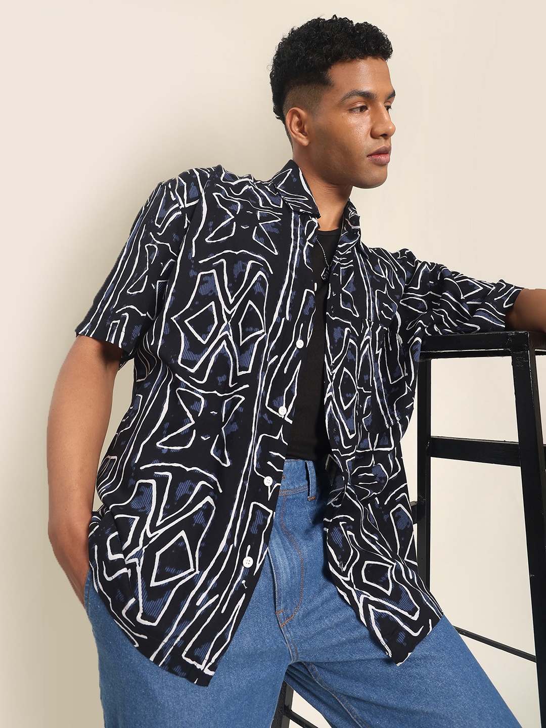 

The Roadster Lifestyle Co Abstract Printed Oversized-Fit Casual Shirt, Navy blue