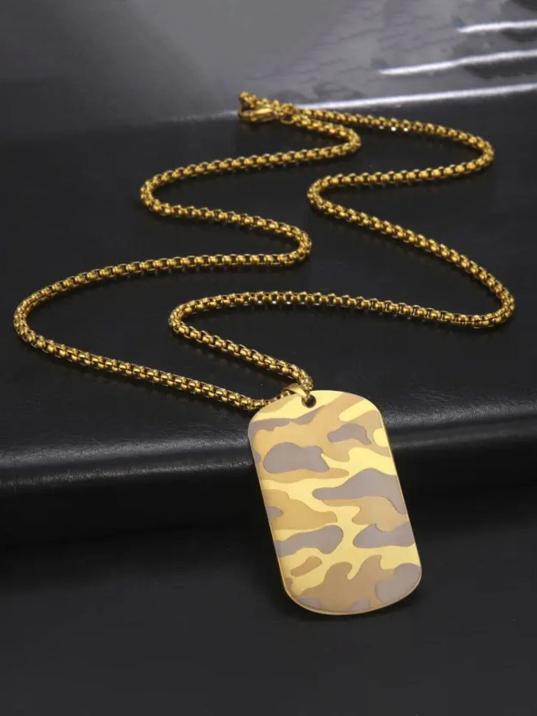 

SALTY Alloy Geometric Pendant with Chain, Gold