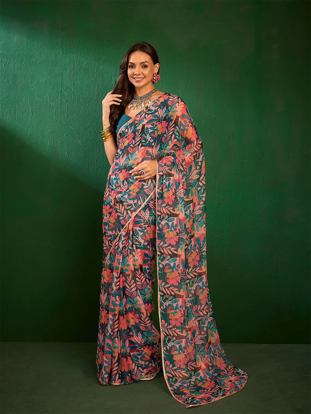 

Sangria Floral Printed Saree, Teal