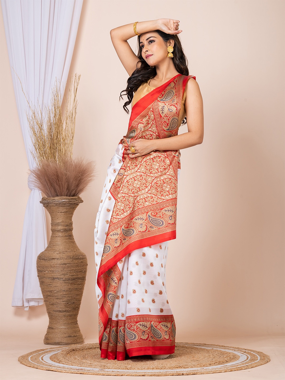 

HOUSE OF ARLI Woven Design Saree, White