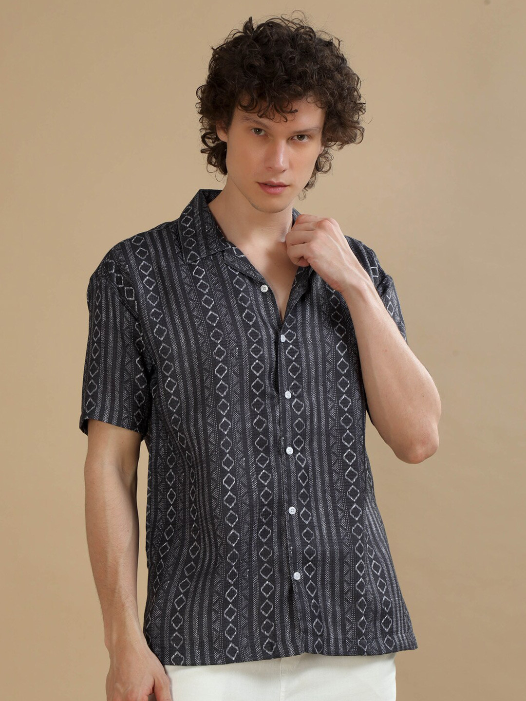 

Bushirt Relaxed Geometric Printed Oversized Casual Shirt, Grey