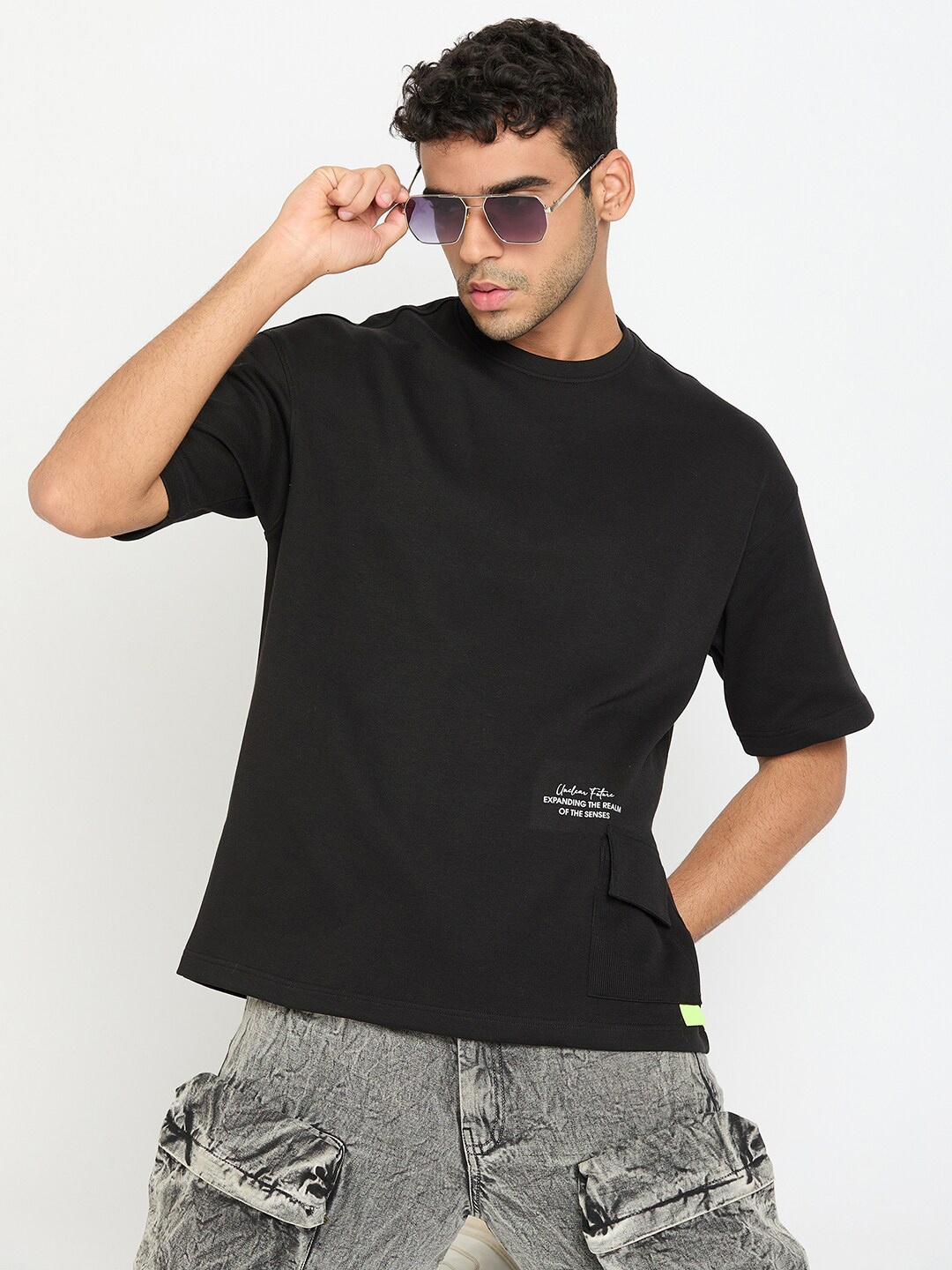 

Club York Round Neck Drop-Shoulder Sleeves T-shirt, Black