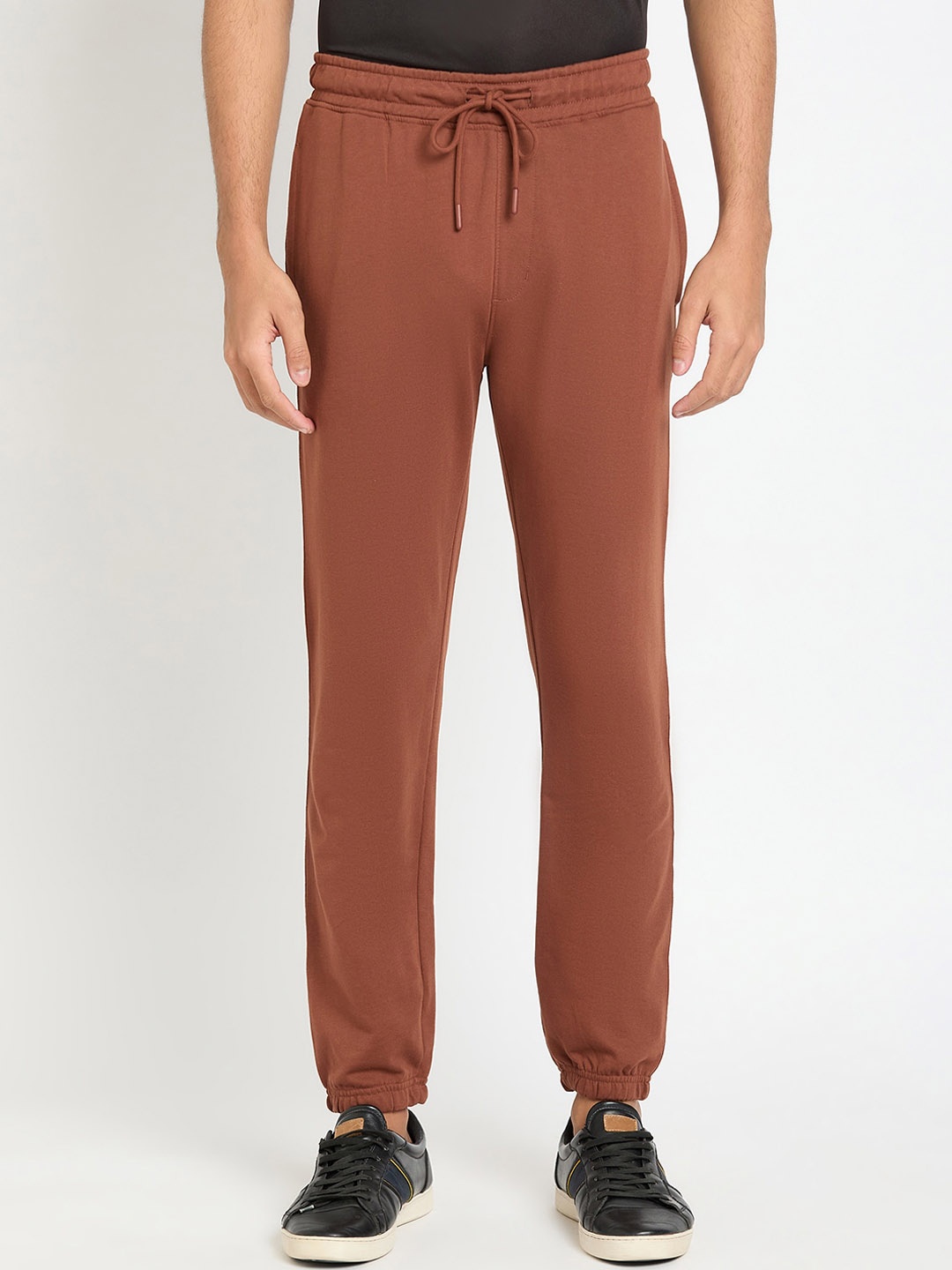 

Club York Men Cotton Mid Rise Joggers, Brown