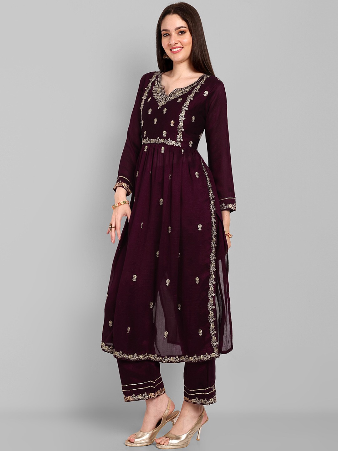 

J.KANJI Floral Embroidered Notched Neck Pleated Zardozi Kurta with Trousers, Purple