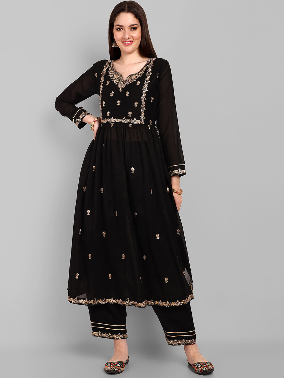 

J.KANJI Floral Embroidered Notched Neck Pleated Zardozi Kurta with Trousers, Black