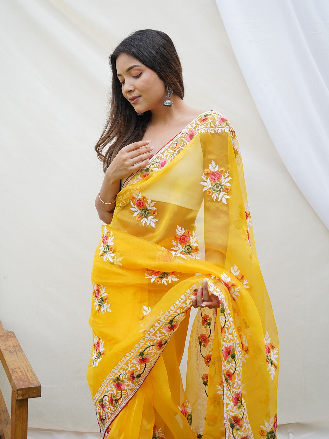 

Mitera Floral Printed Saree, Yellow
