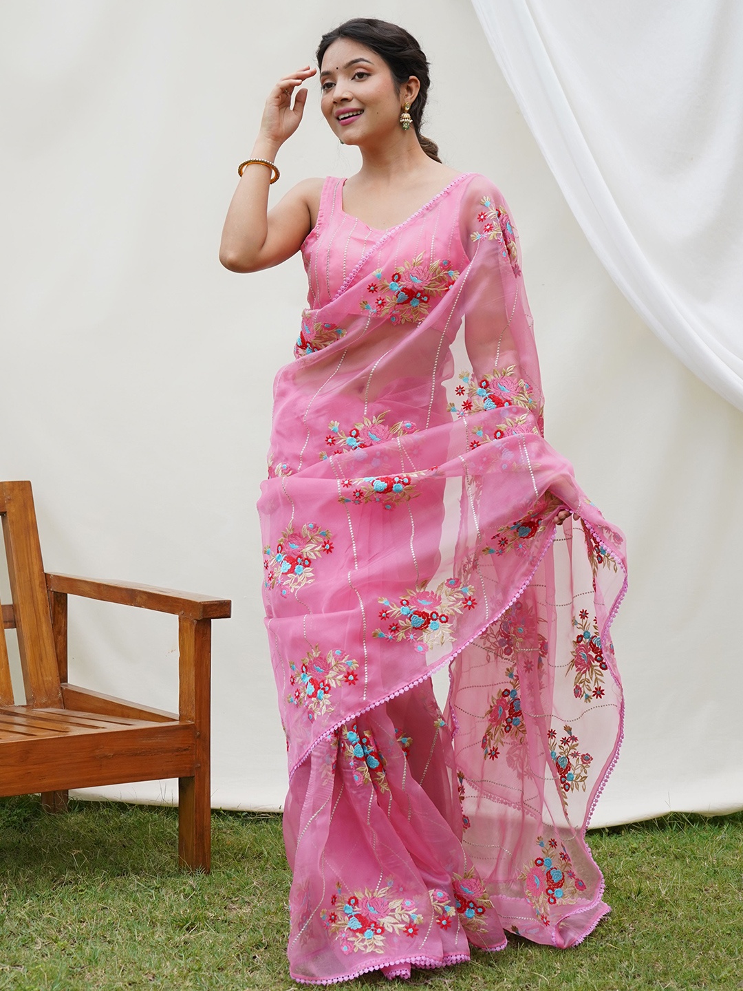 

Mitera Floral Embroidered Saree, Pink