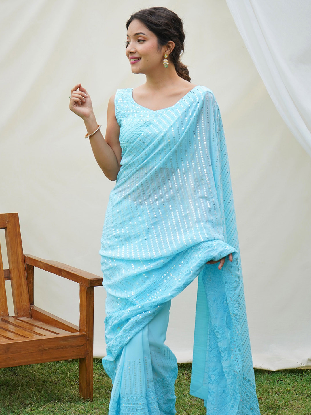 

Mitera Striped Embellished Saree, Blue