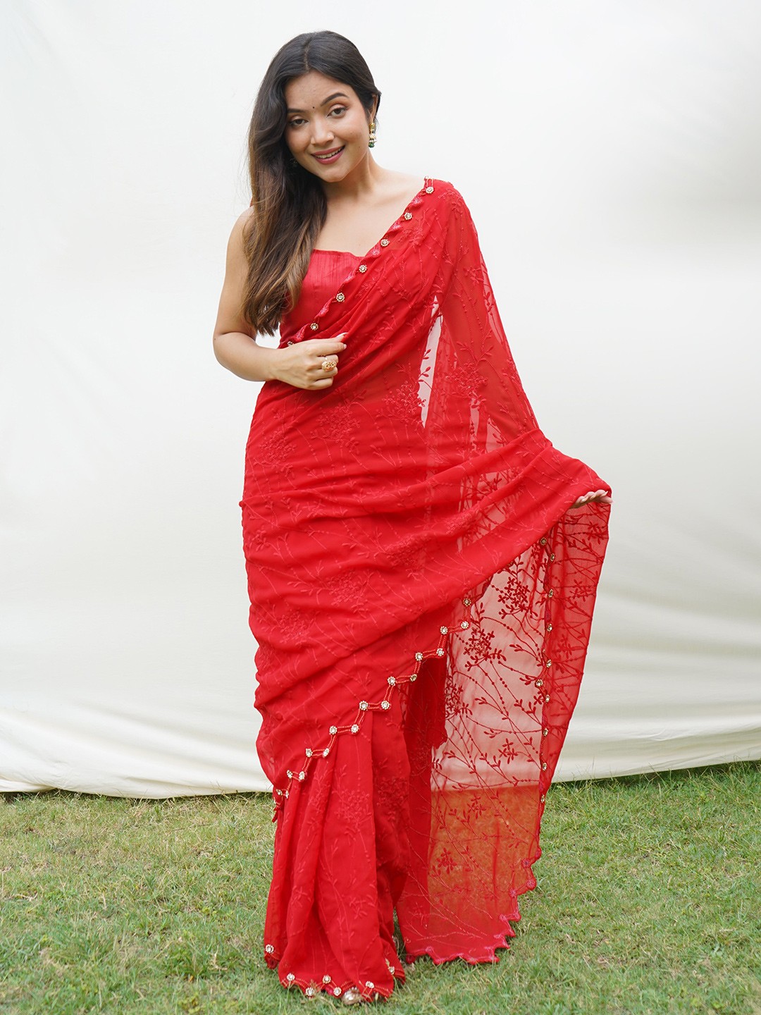 

Mitera Floral Embroidered Saree, Red