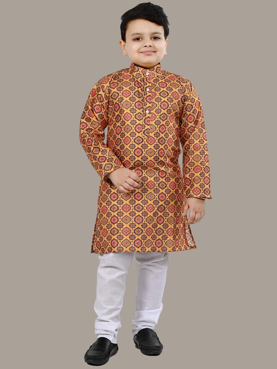 

BT DEZINES Boys Ethnic Motifs Printed Sequinned Raw Silk Straight Kurta With Pyjamas, Yellow