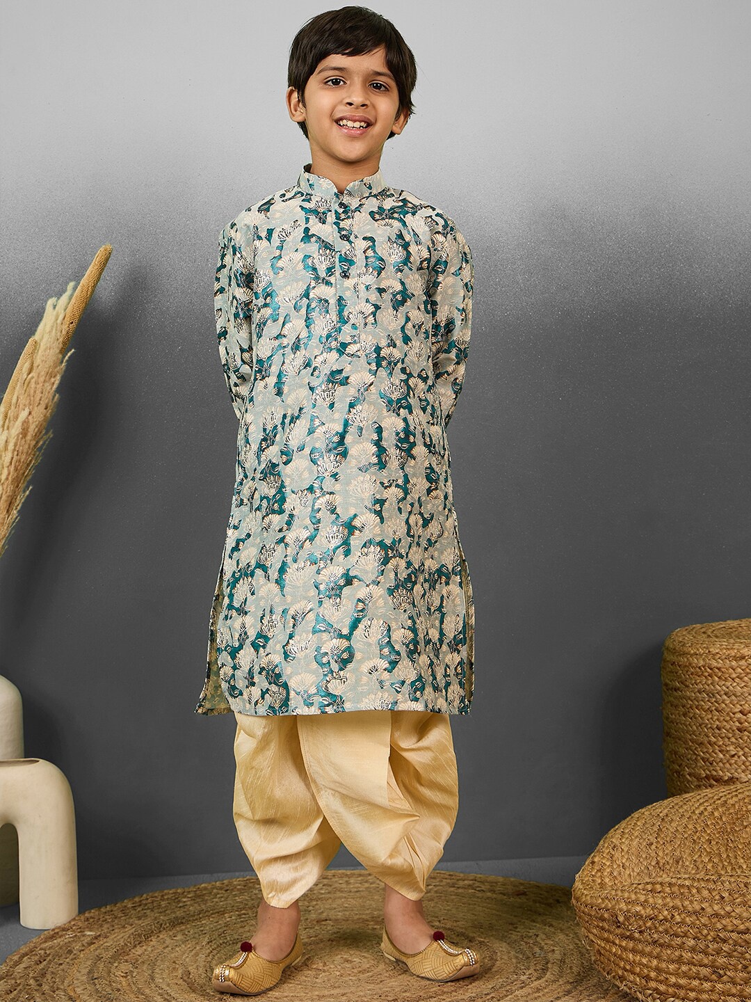 

YK Boys Ethnic Motifs Printed Straight Kurta With Dhoti Pants, Green