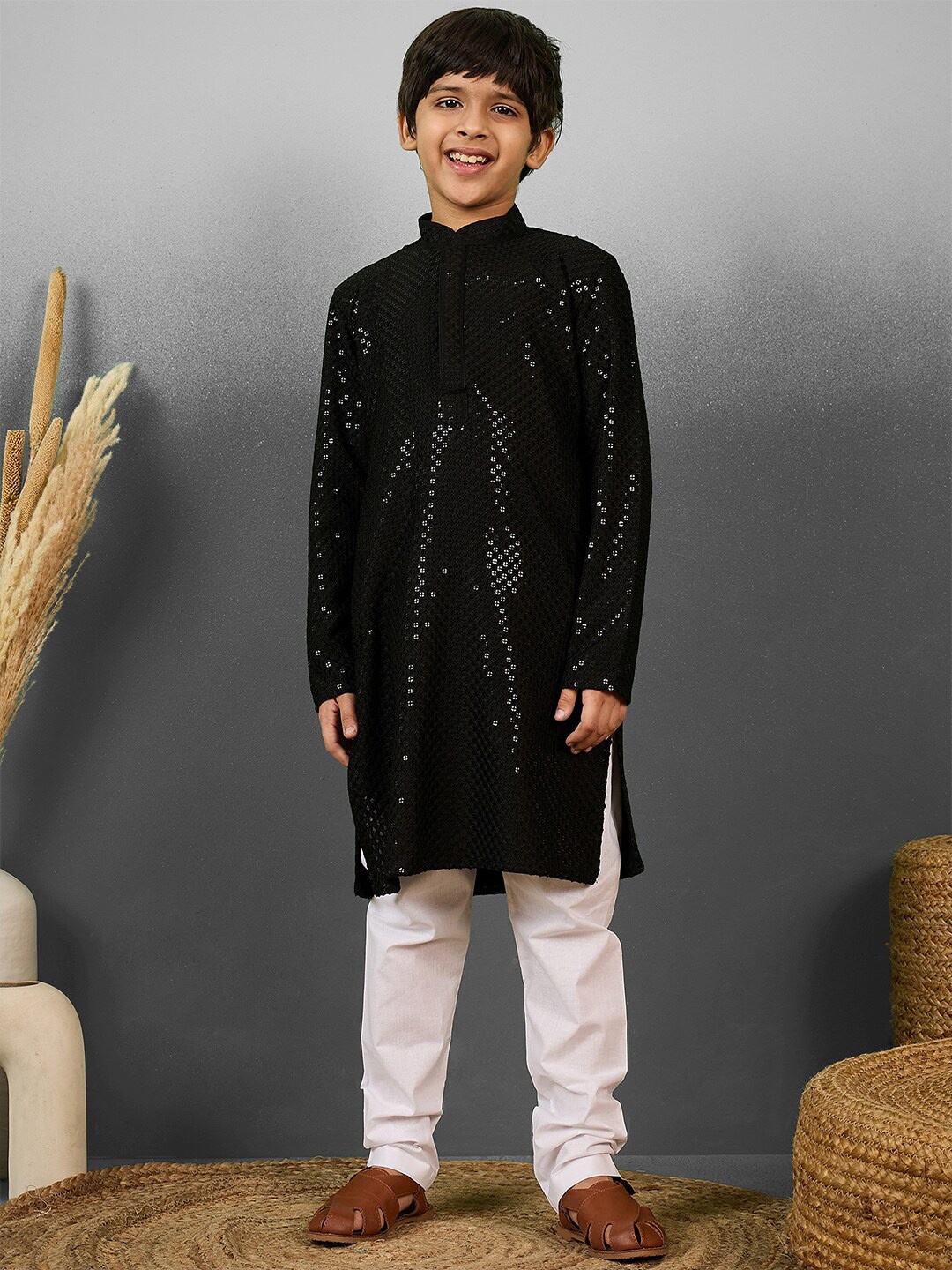 

YK Boys Geometric Woven Design Sequinned Straight Kurta With Pyjamas, Black