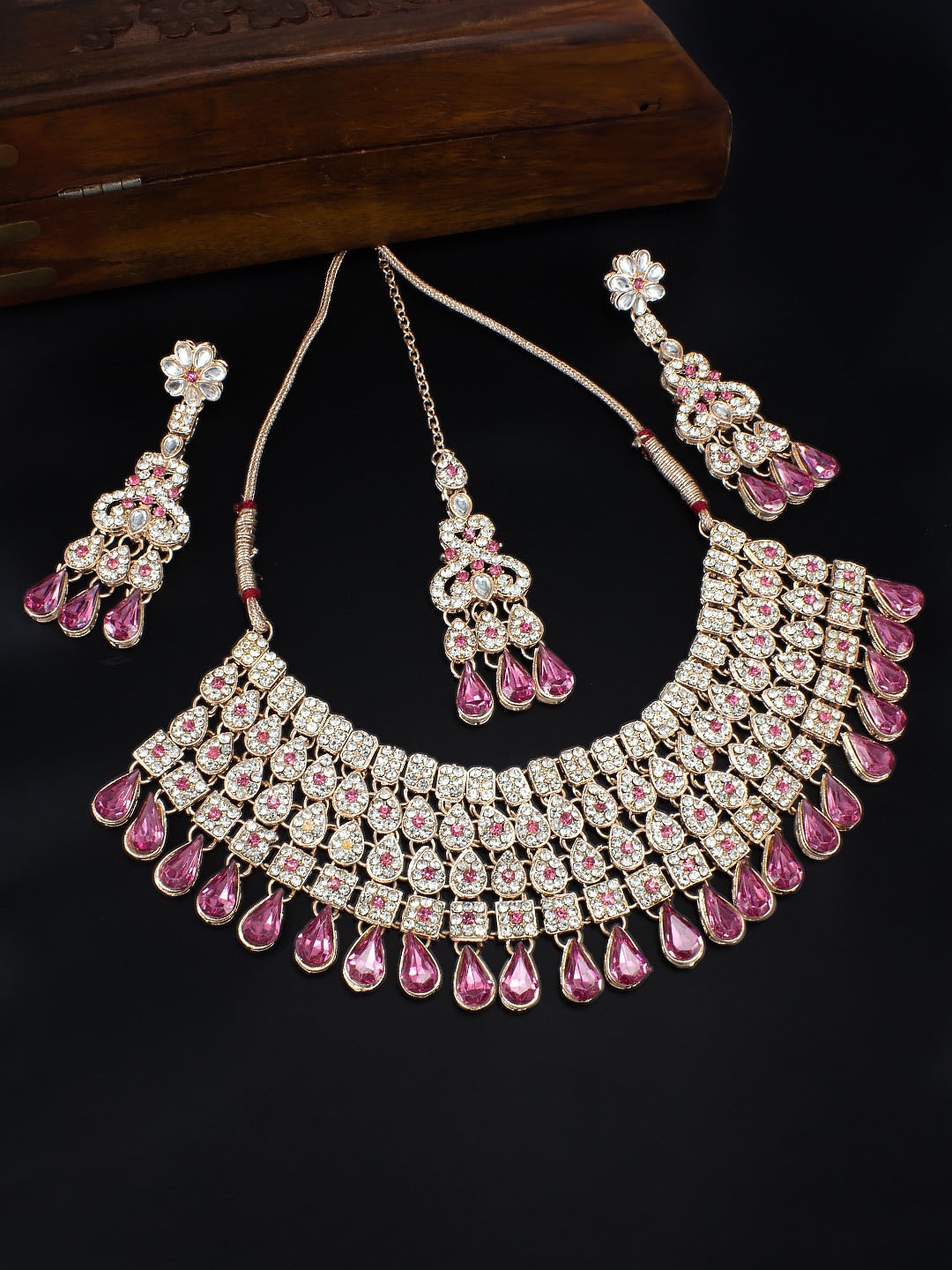 

PRIVIU Rose Gold-Plated Cubic Zirconia Studded Necklace & Earrings & Maang Tika