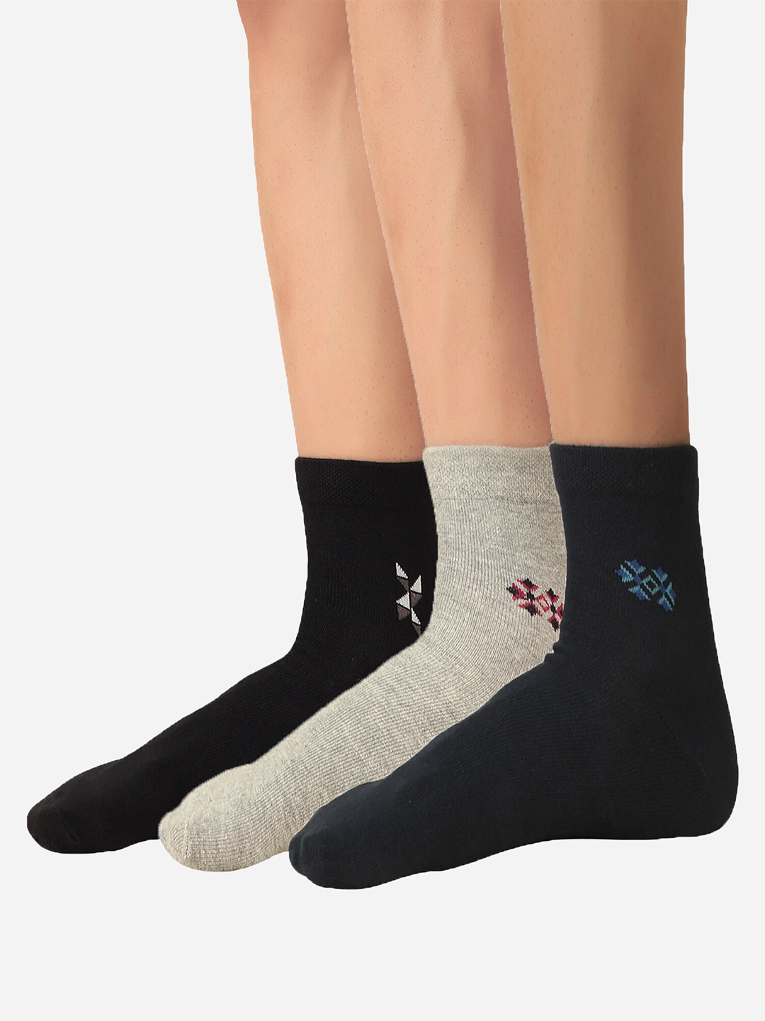 

Bodycare Men Pack Of 3 Assorted Anti Bacterial Cotton Calf Length Socks