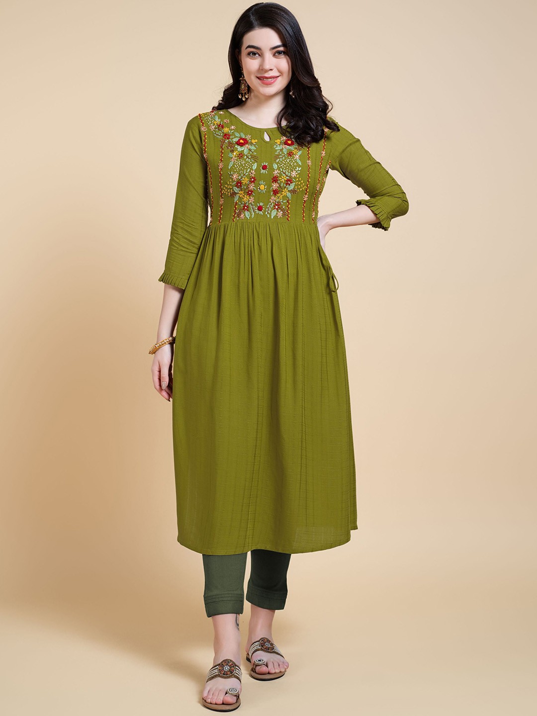 

MOJILAA Round Neck Thread Work Yoke Design Kurta, Olive