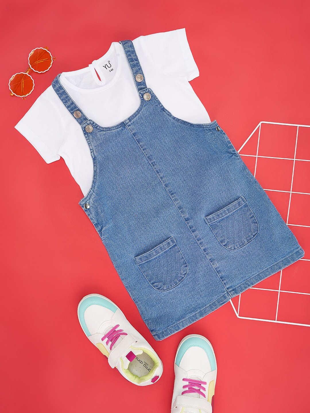 

YU by Pantaloons Girls Cotton Dungaree With T-Shirt, Blue