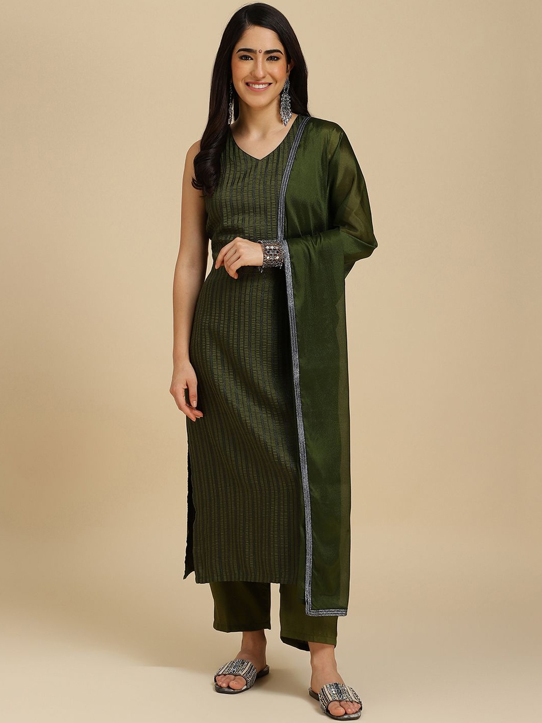 

HERE&NOW V-Neck Regular Straight Kurti with Trousers & Dupatta, Green