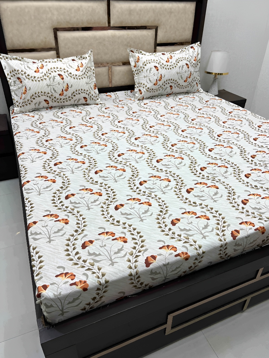 

Pure Decor Grey & Brown Floral Cotton 330 TC King Bedsheet With 2 Pillow Covers