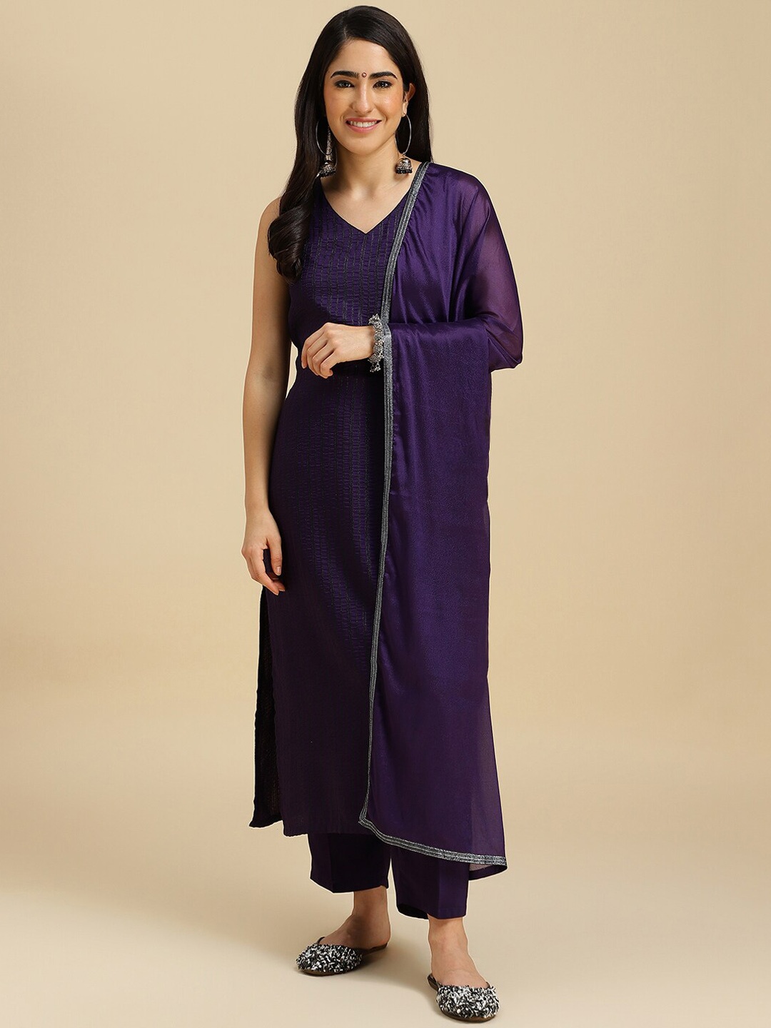 

HERE&NOW V-Neck Regular Straight Kurti with Trousers & Dupatta, Purple