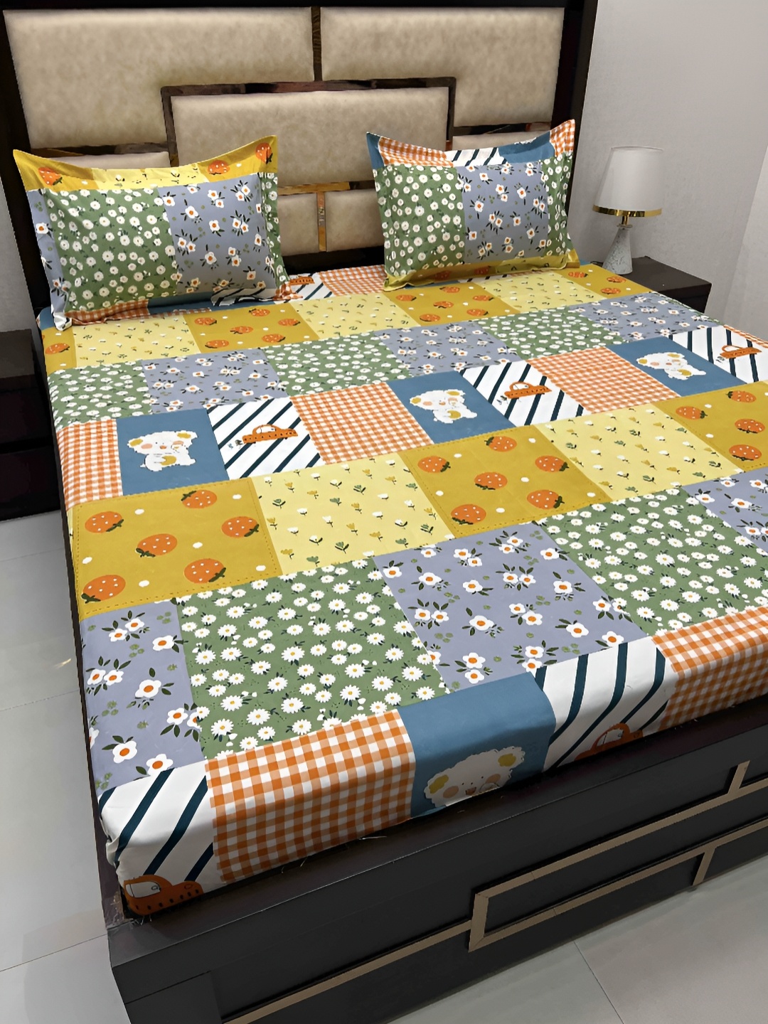 

Pure Decor Grey & Green Printed Cotton 240 TC Queen Bedsheet With 2 Pillow Covers