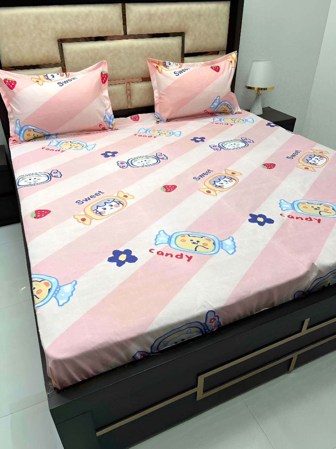 

Pure Decor Pink & Blue Printed Cotton 240 TC Queen Bedsheet With 2 Pillow Covers