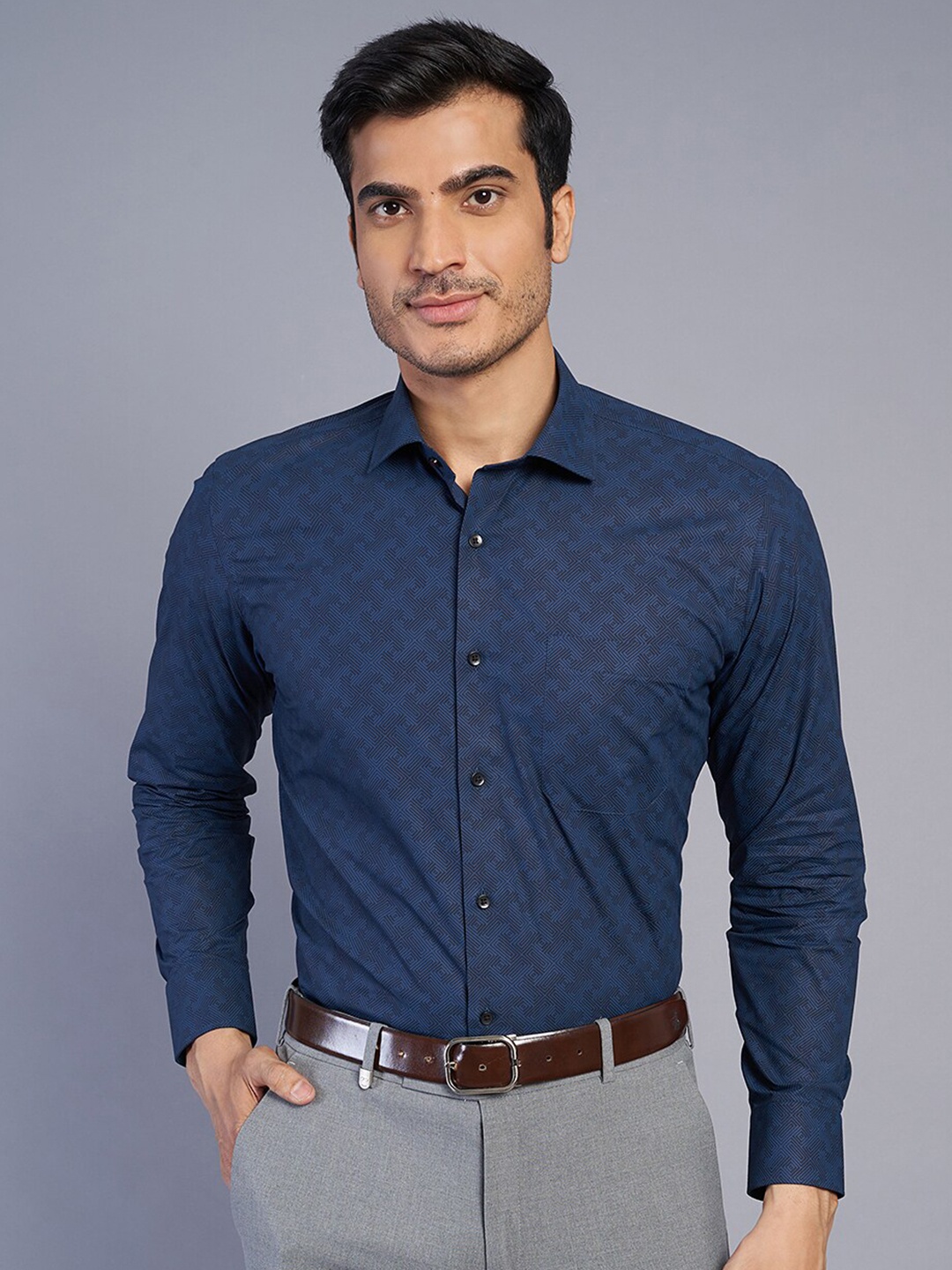 

Greenfibre Slim Fit Geometric Printed Formal Shirt, Navy blue