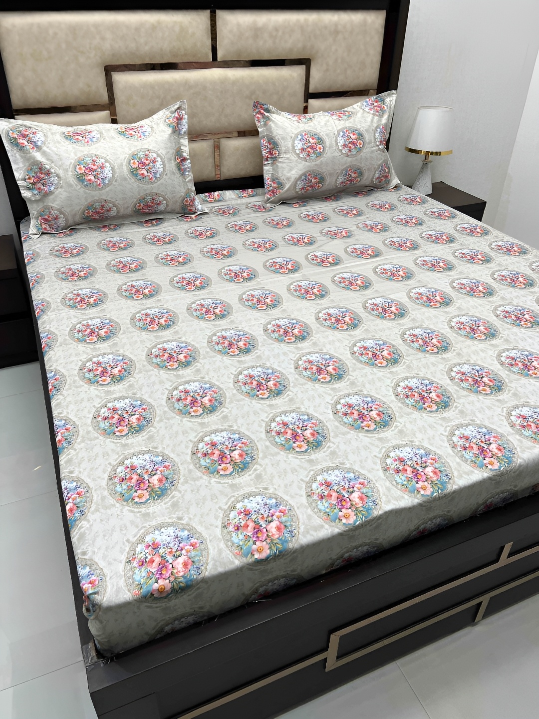 

Pure Decor Grey & Brown Floral Cotton 380 TC King Bedsheet With 2 Pillow Covers