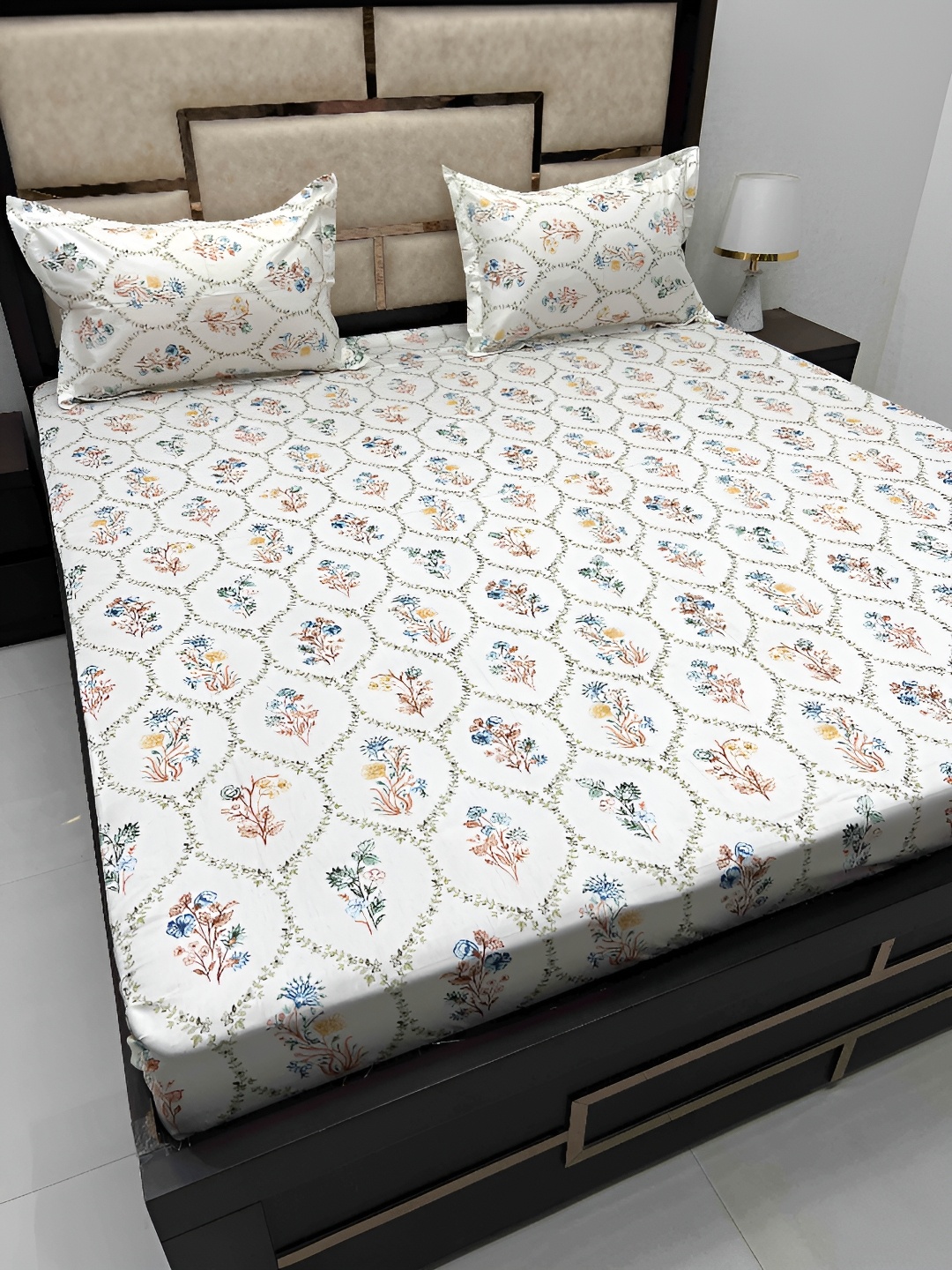 

Pure Decor White & Brown Floral Cotton King Bedsheet with 2 Pillow Covers