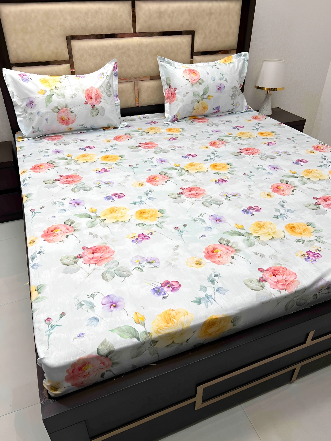 

Pure Decor White & Yellow Floral Cotton King Bedsheet with 2 Pillow Covers