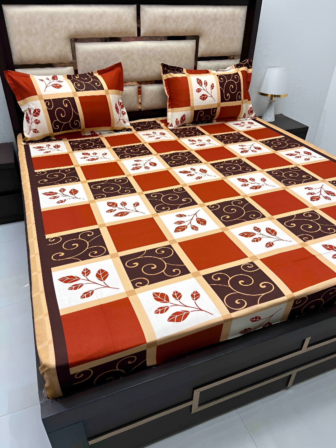 

Pure Decor Red & White Floral Cotton 330 TC King Bedsheet with 2 Pillow Covers
