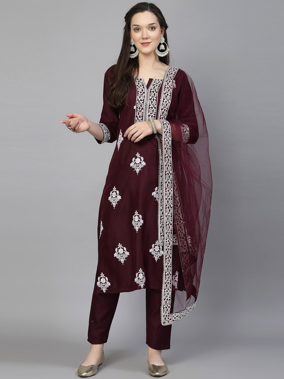 

BAESD Floral Embroidered Regular Straight Kurta With Trousers & Dupatta, Purple