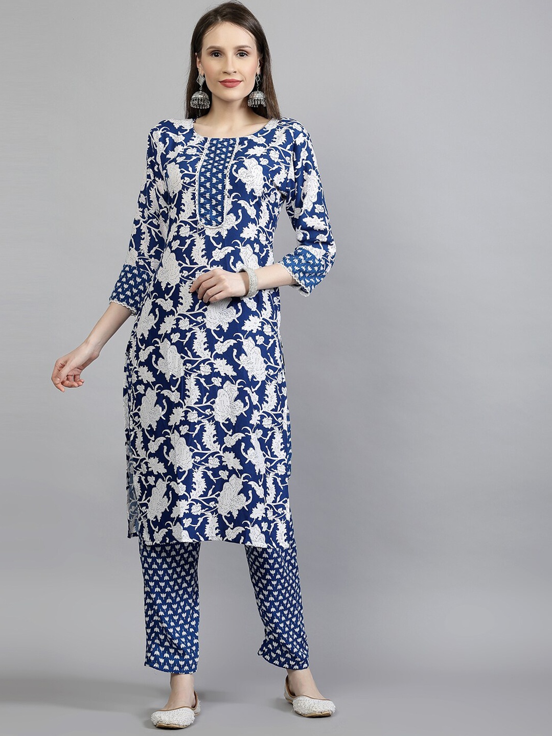 

BAESD Floral Printed Regular Straight Kurta With Trousers, Blue