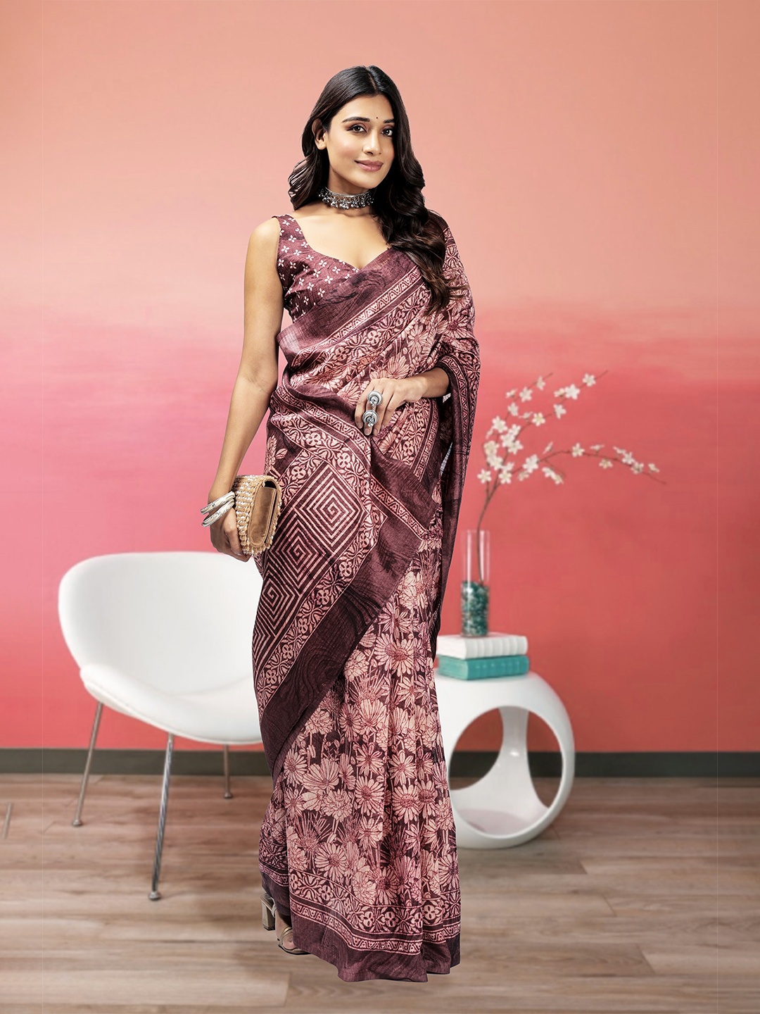 

RACHNA Floral Printed Saree, Rust
