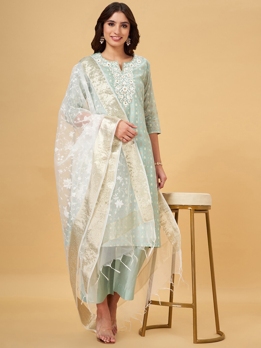

RANGMANCH BY PANTALOONS Ethnic Motifs Embroidered Thread Work Dupatta, Off white