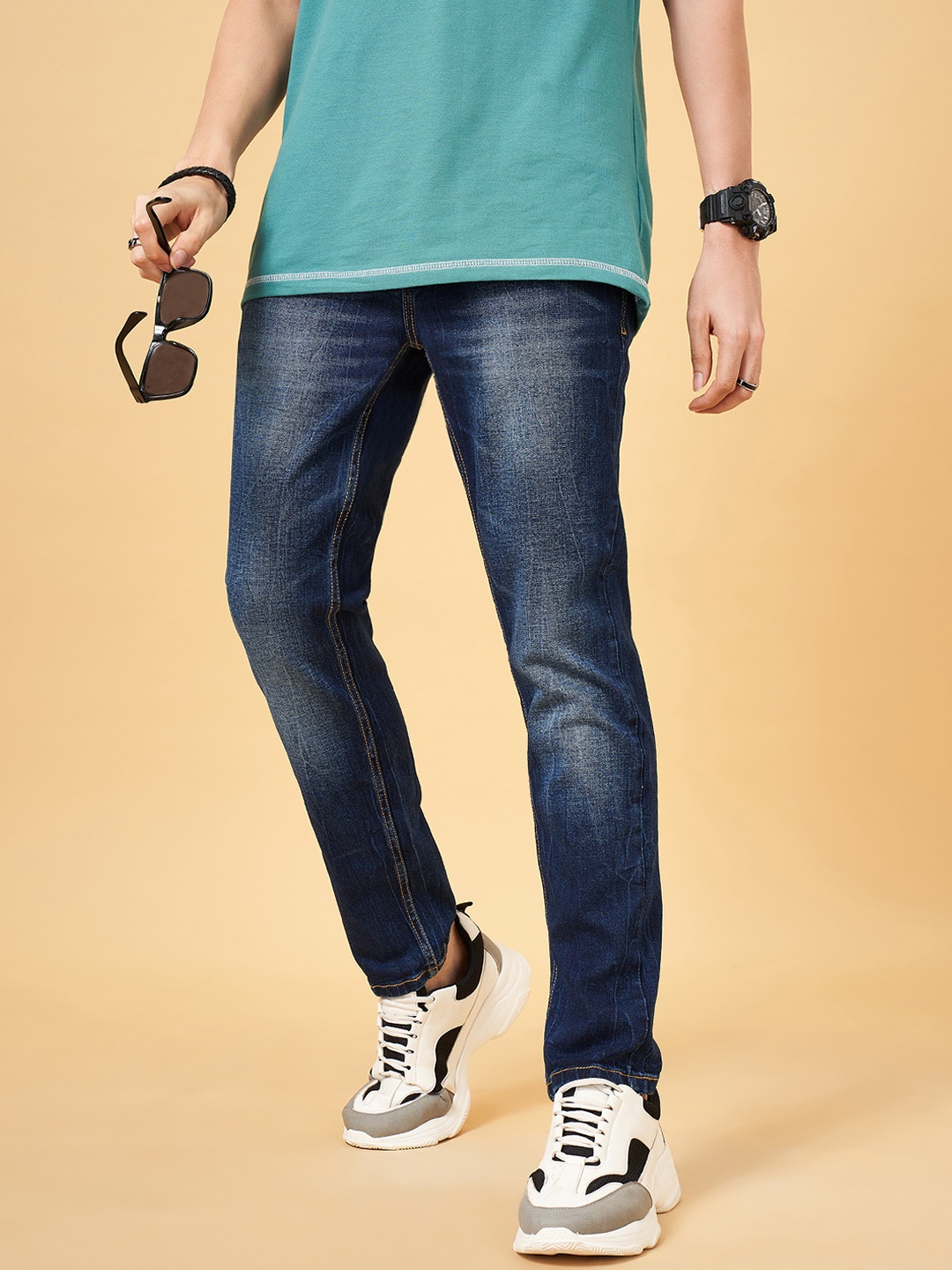 

SF JEANS by Pantaloons Men Slim Fit Mildly Distressed Light Fade Jeans, Blue