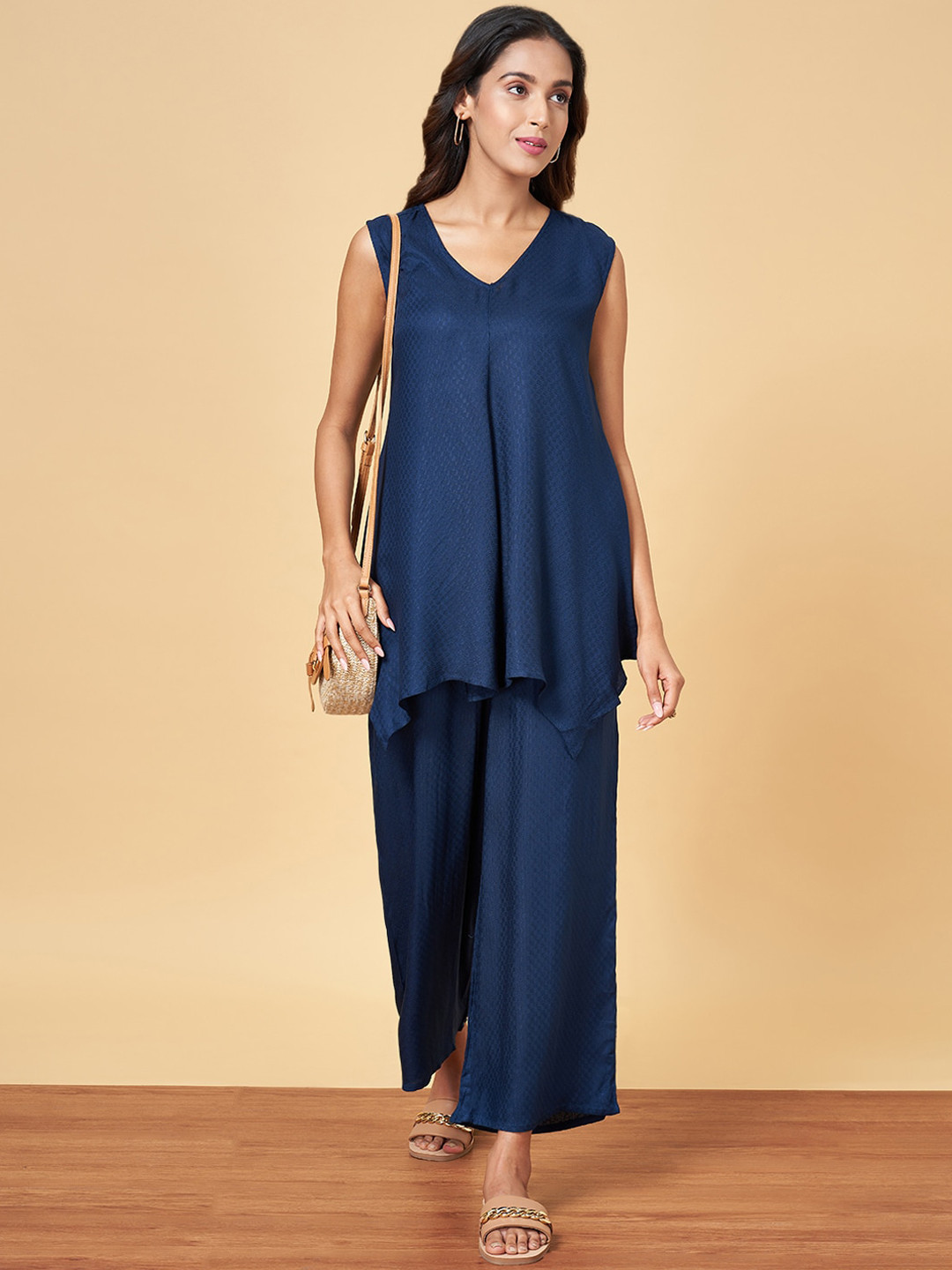 

YU by Pantaloons Self Design Tunic With Palazzos, Navy blue