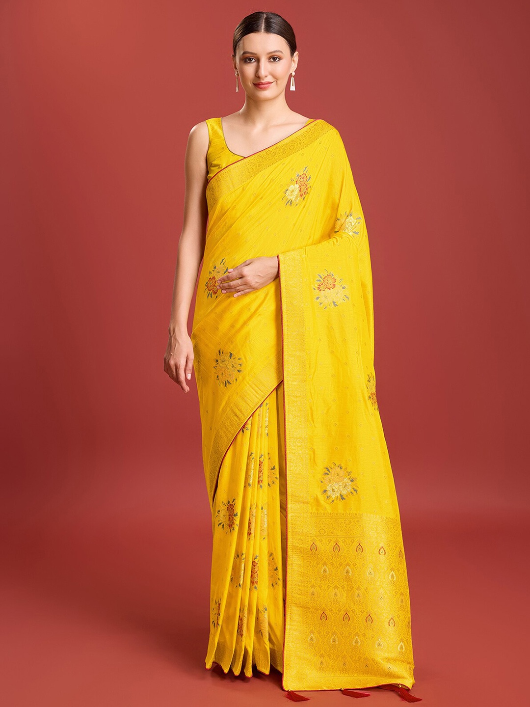 

MONJOLIKA FASHION Floral Woven Design Zari Saree, Yellow